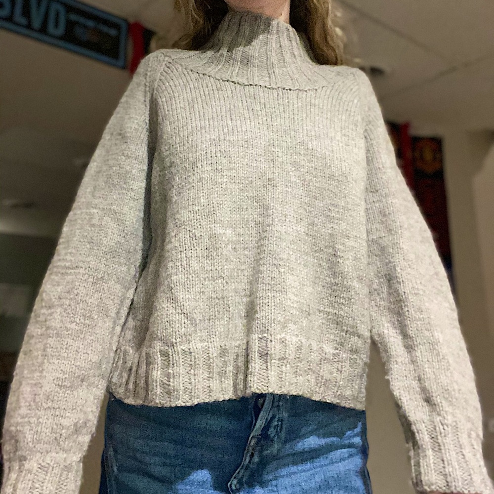 HANDMADE WOOL GRAY/BEIGE SWEATER